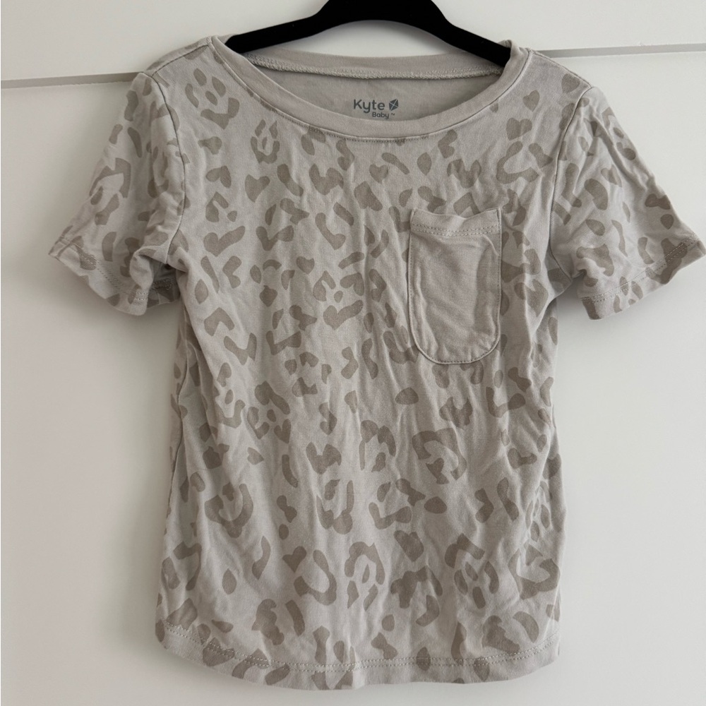 Kyte BABY Oat Leopard Toddler tee